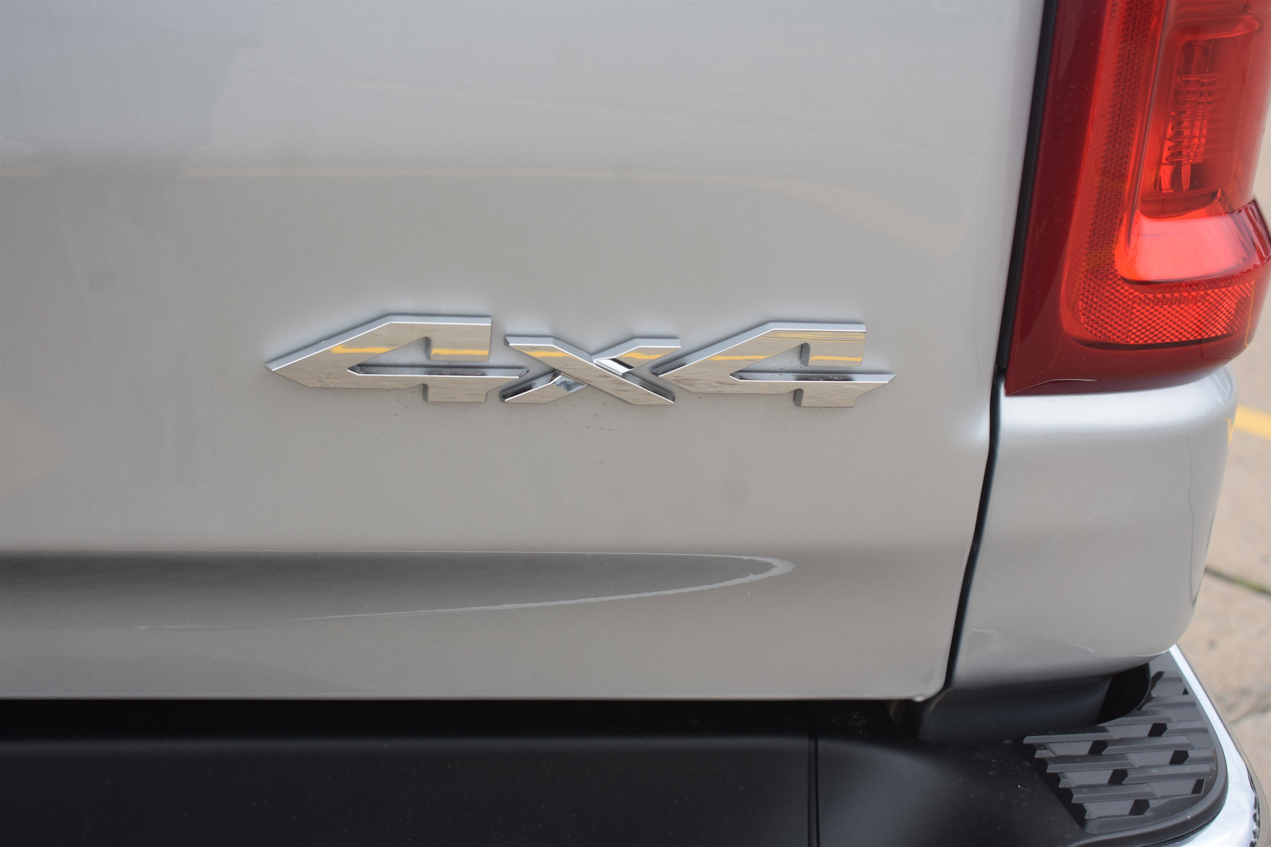 New 2026 Silver Zynith Exterior Paint RAM Big Horn image 8