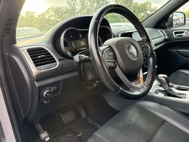 Used 2019 Silver Jeep Altitude image 22