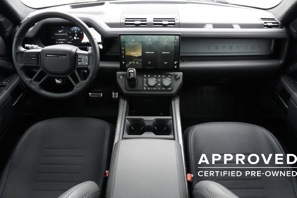 Certified Used 2026 Charente Grey Premium Metallic Land Rover OCTA image 9