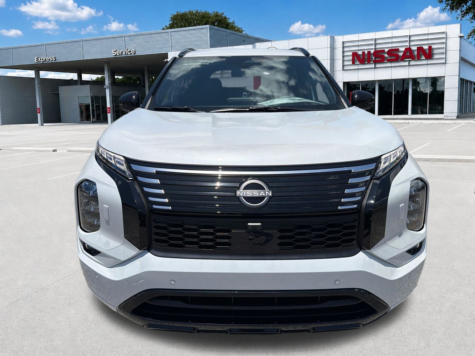 New 2026 White Nissan Platinum image 9