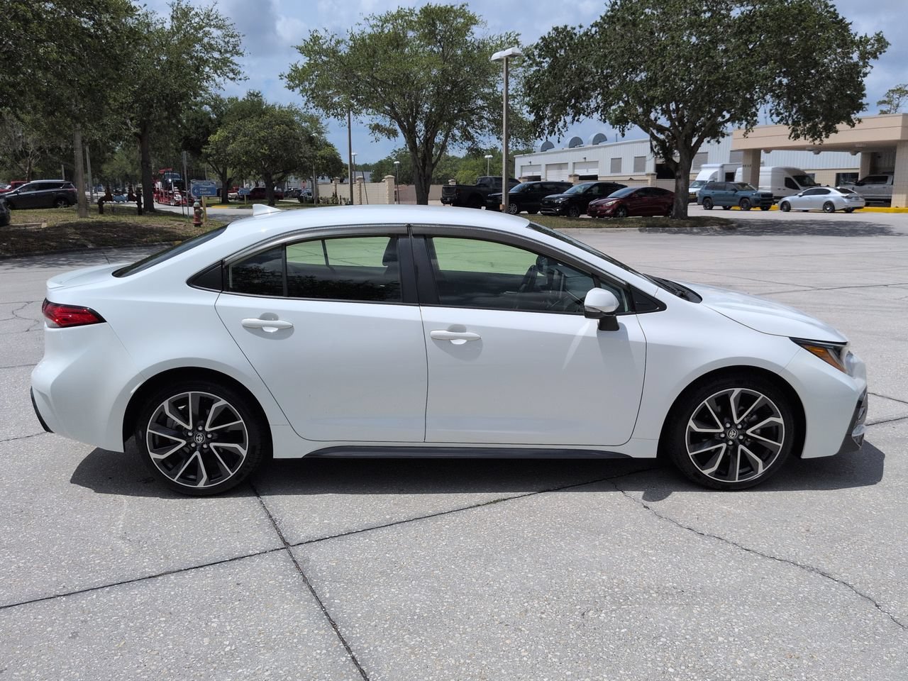 Used 2021 Blizzard Pearl Toyota SE image 4