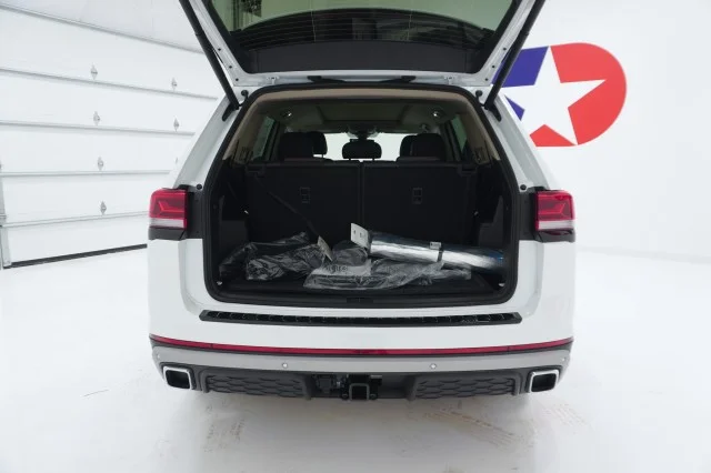 New 2026 Opal White Pearl Volkswagen 2.0T Peak Edition image 7