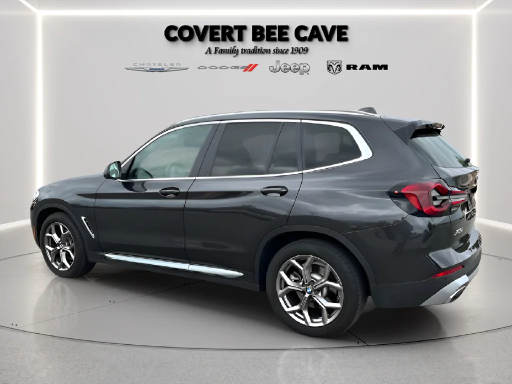 Used 2024 Gray BMW sDrive30i image 8