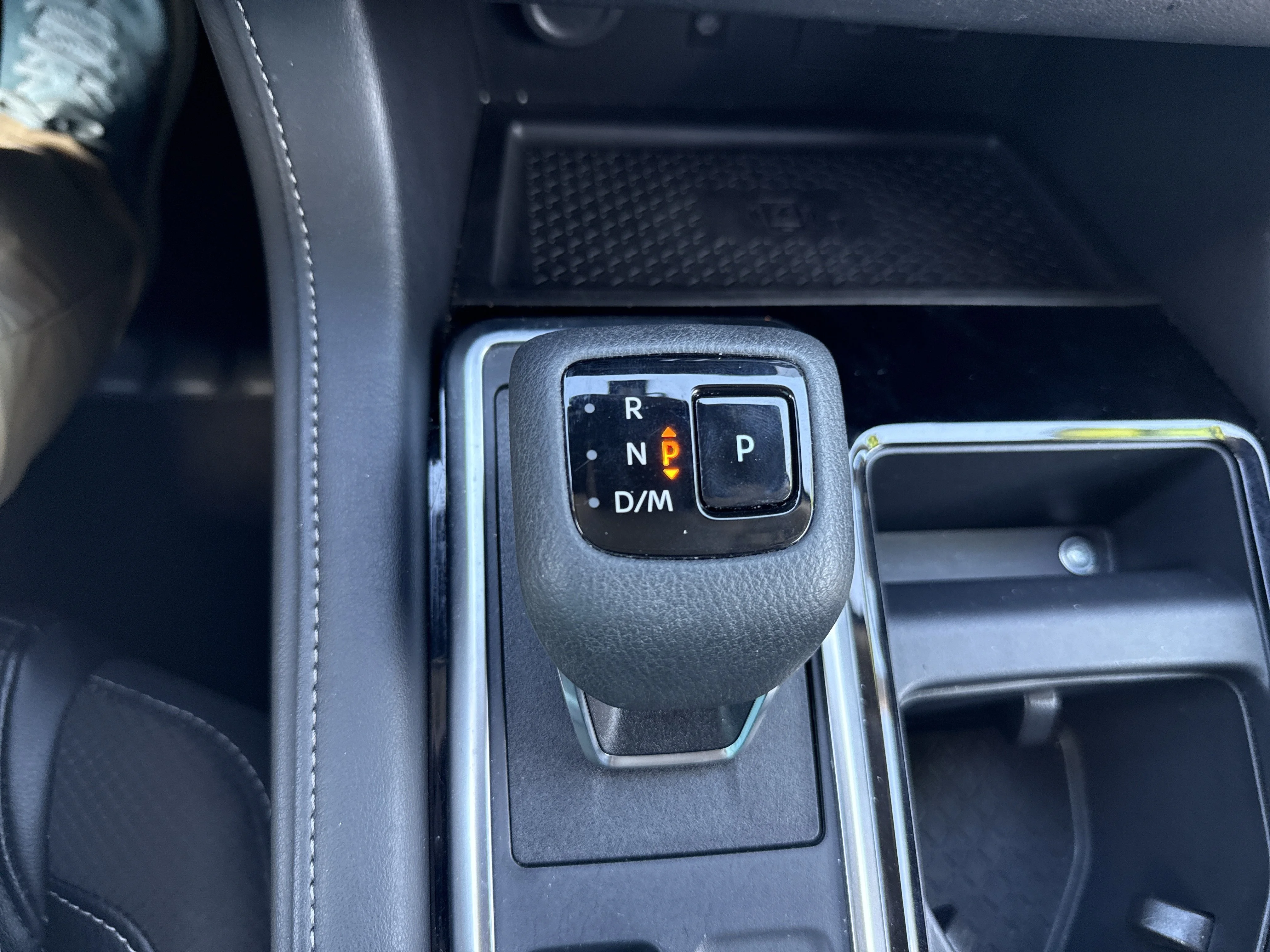 Used 2025 Super Black Nissan SL image 24