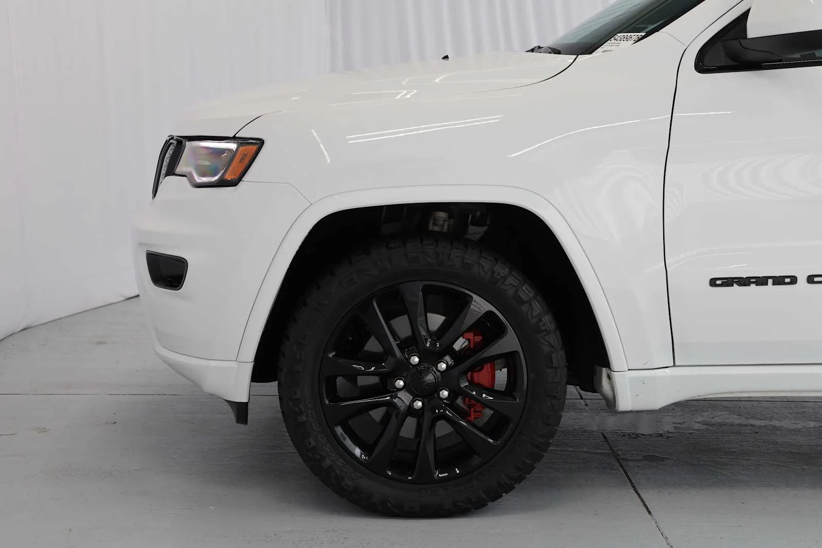 Used 2022 Bright White Clearcoat Jeep Laredo X image 8
