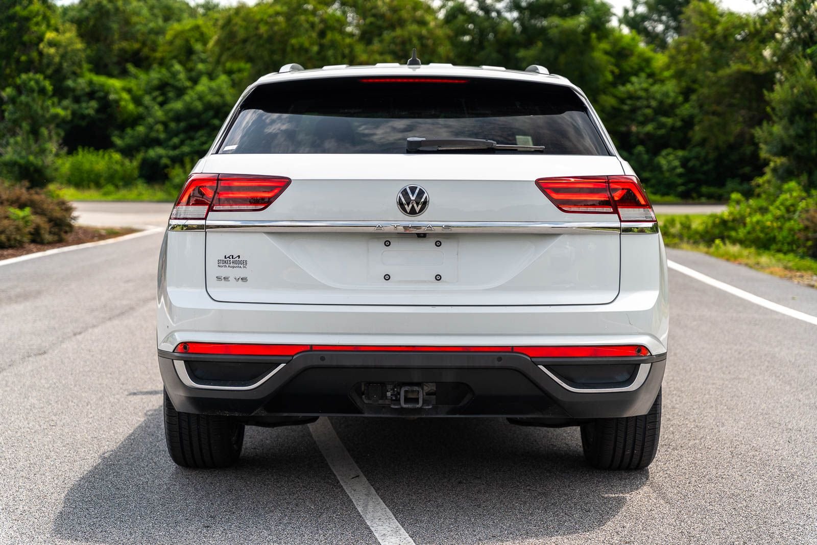 Used 2023 White Volkswagen 3.6L V6 SE w/Technology image 5