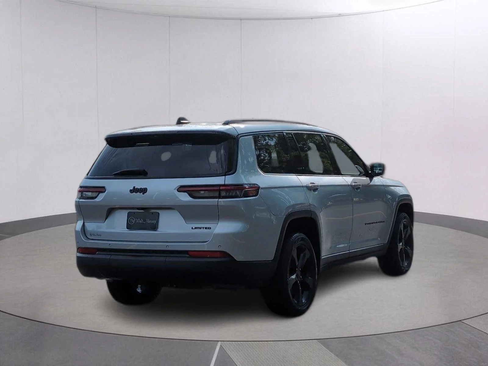 Used 2025 Silver Zynith Jeep Limited image 6