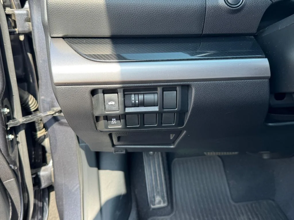 Used 2017 Gray Subaru 2.5i image 19