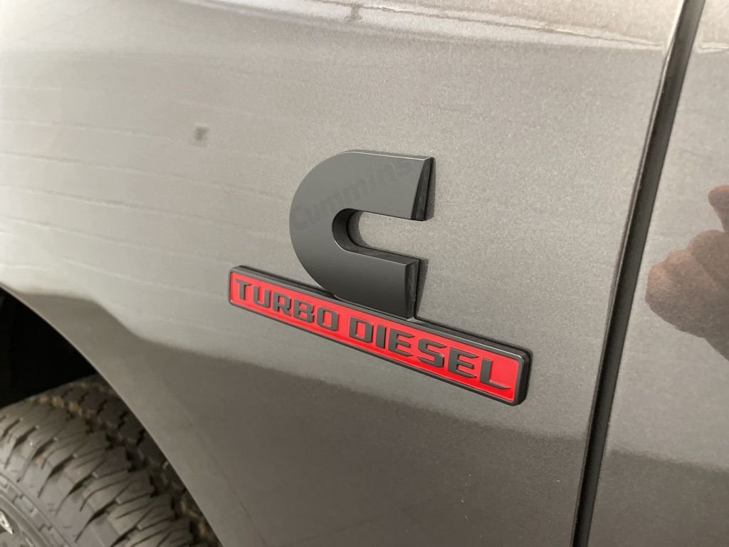 New 2026 Granite Crystal Metallic Clear-Coat Exterior Paint RAM Laramie SRW image 13