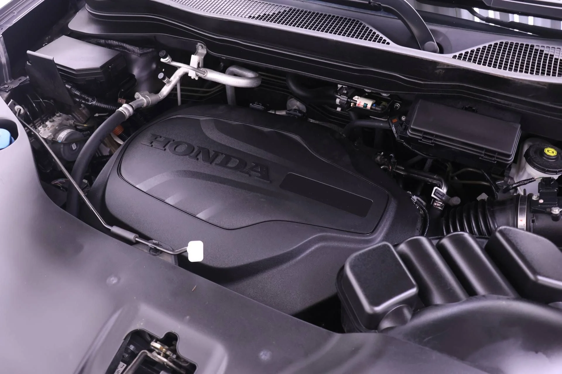 Certified Used 2021 Gray Honda Touring image 17