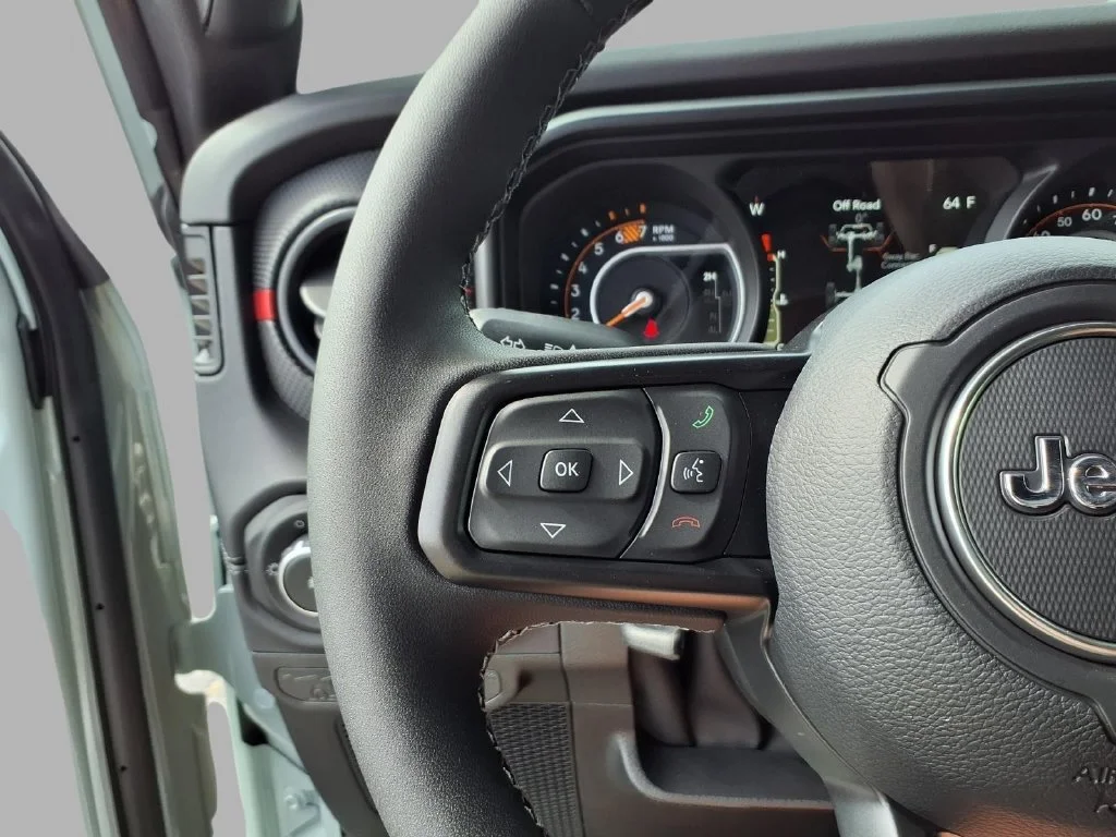 New 2027 Earl Clearcoat Jeep Rubicon X image 10