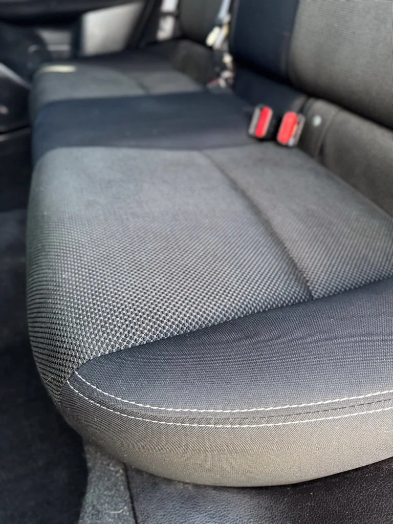 Used 2015 Dark Gray Metallic Subaru 2.0i Premium image 33
