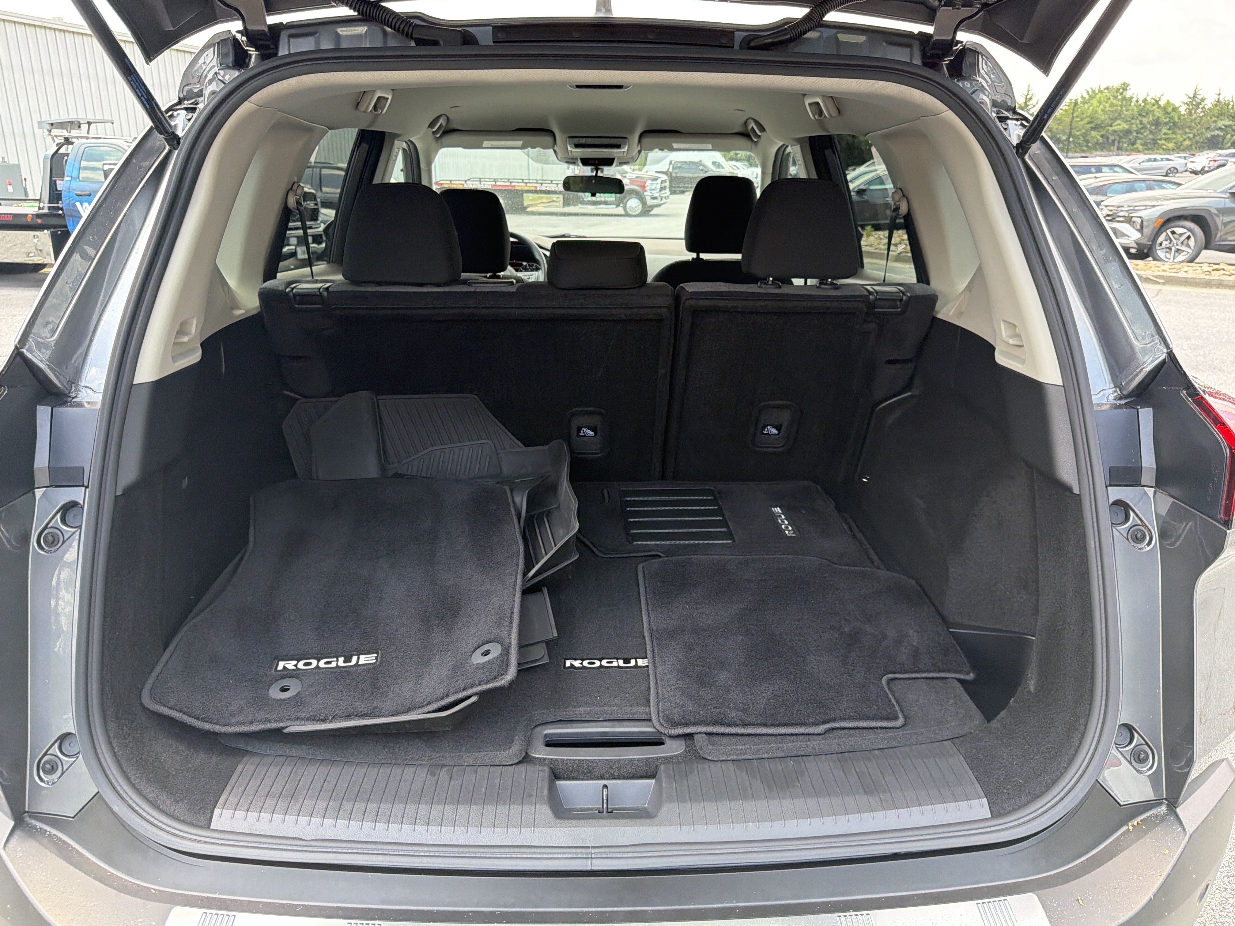 Used 2023 Gun Metallic Nissan SV image 22