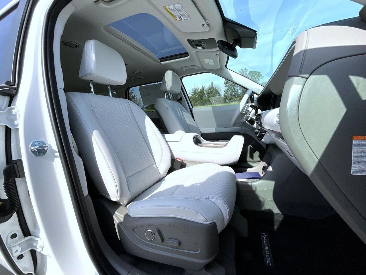New 2026 White Hyundai SEL Premium image 16