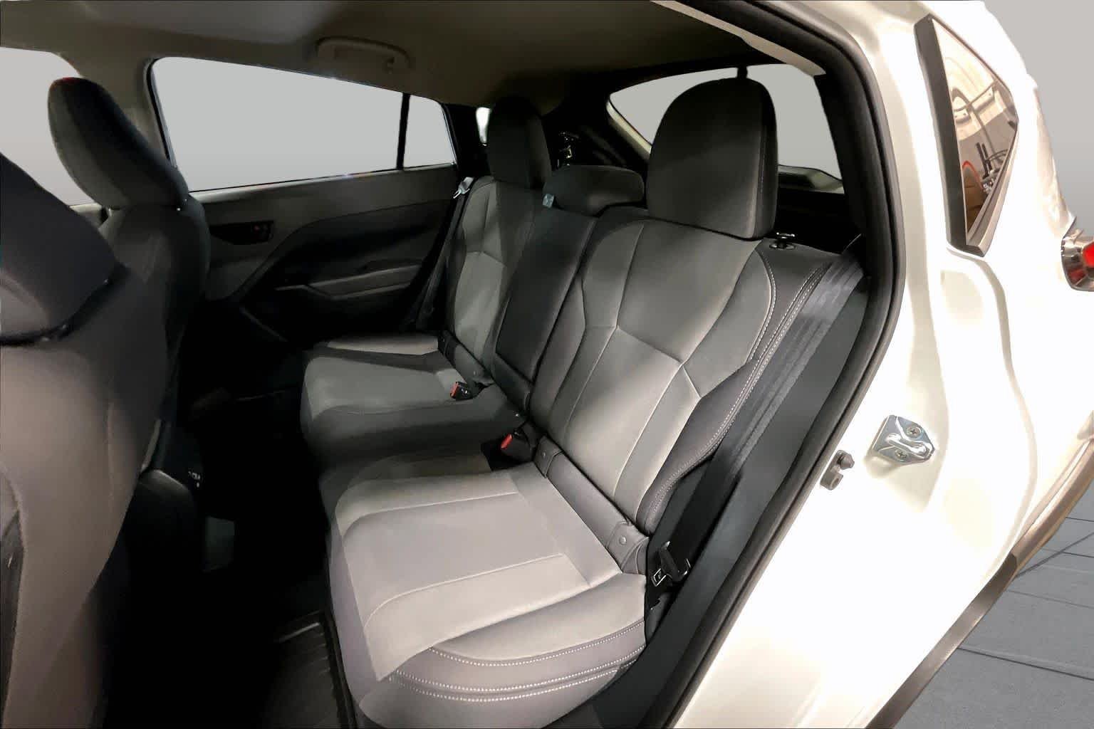 Used 2025 Crystal White Pearl Subaru Premium image 21