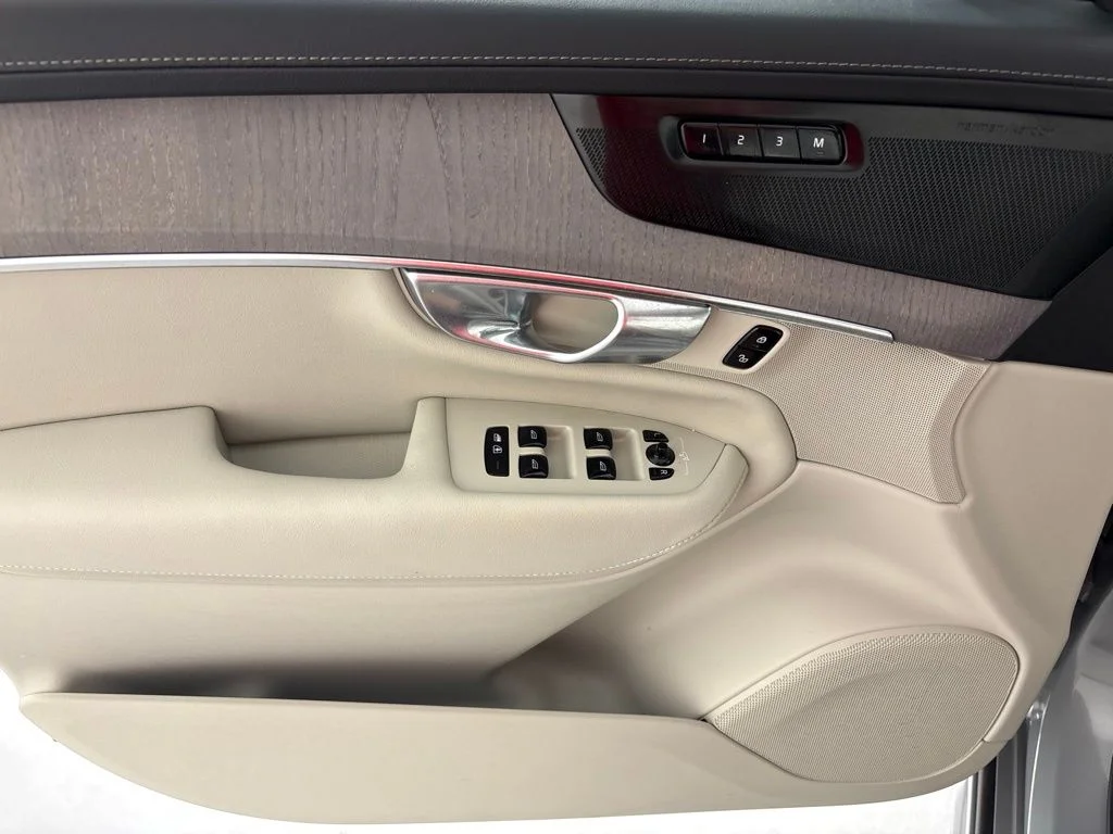 New 2026 Vapour Grey Volvo Ultra image 24