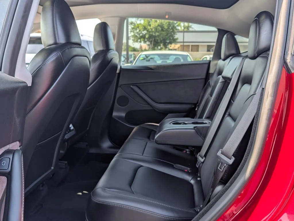 Used 2023  Tesla Performance image 13