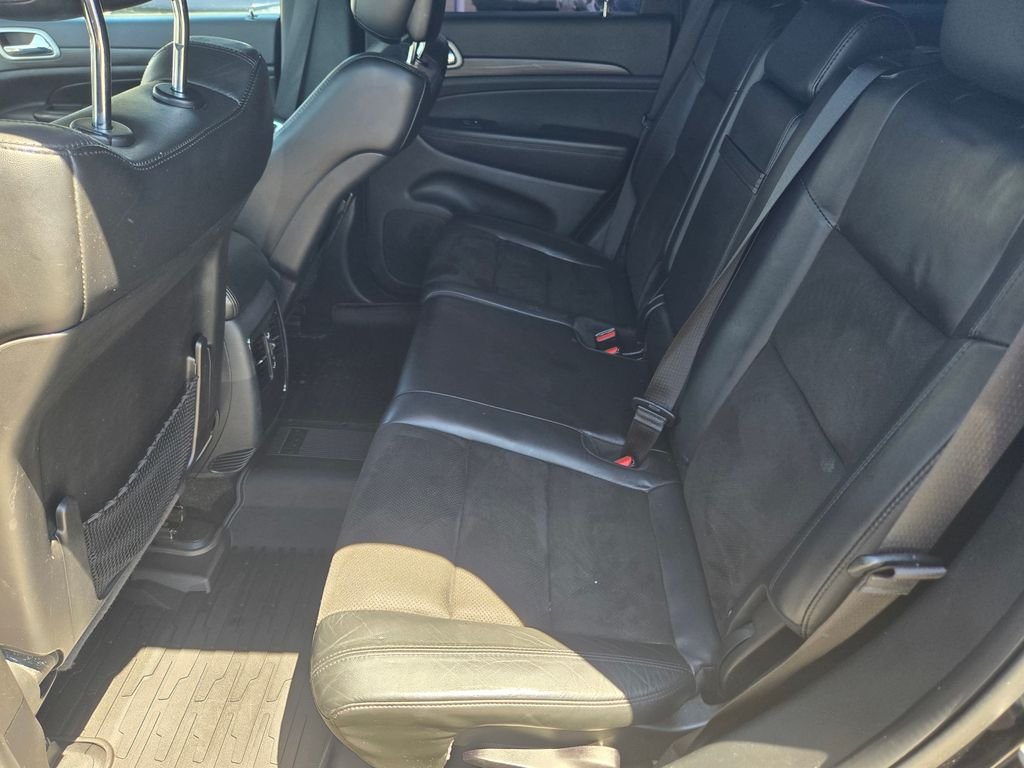 Used 2020 Black Jeep Laredo image 10