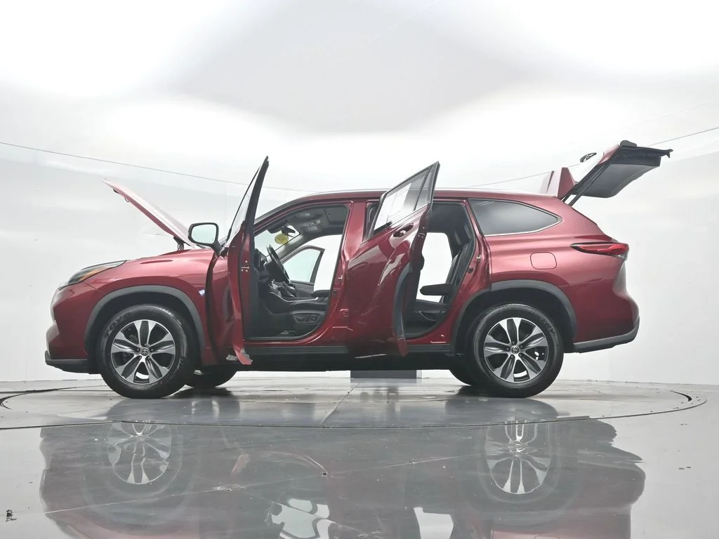Certified Used 2021 Ruby Flare Pearl Toyota XLE image 53