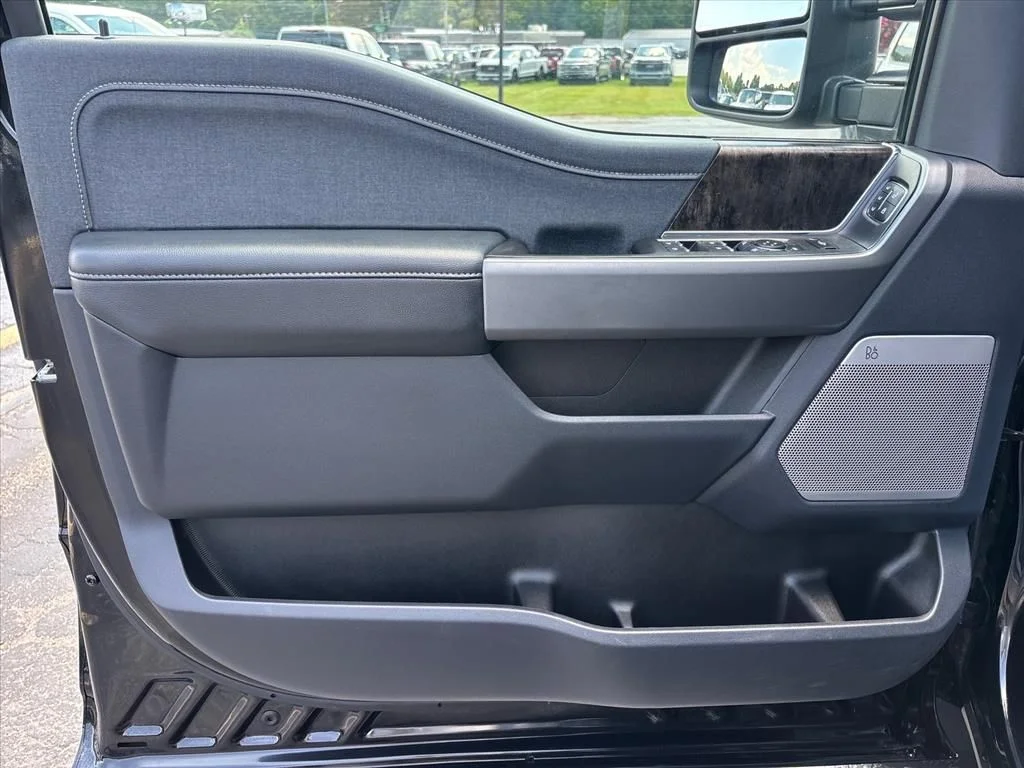 Used 2025 Black Ford Lariat image 26