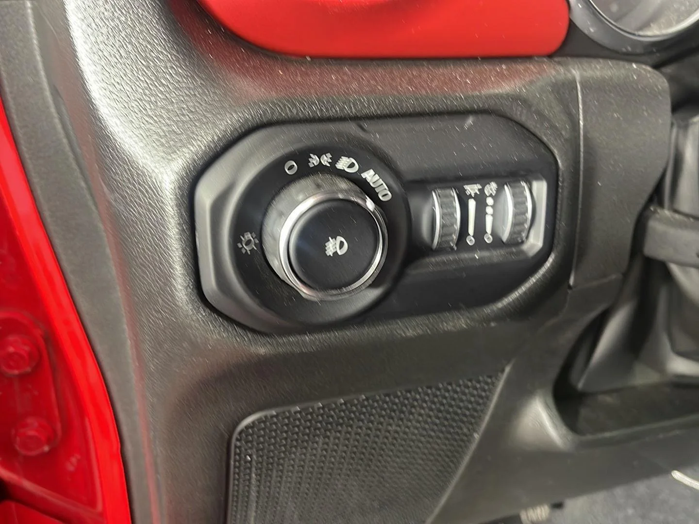 Used 2022 Firecracker Red Clearcoat Jeep Unlimited Rubicon image 17