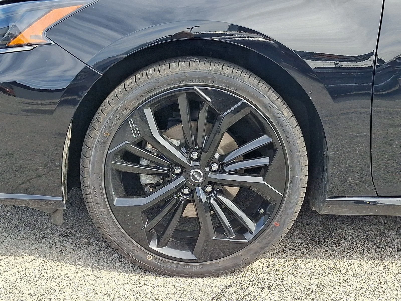 Used 2025 Black Nissan 2.5 SR image 8