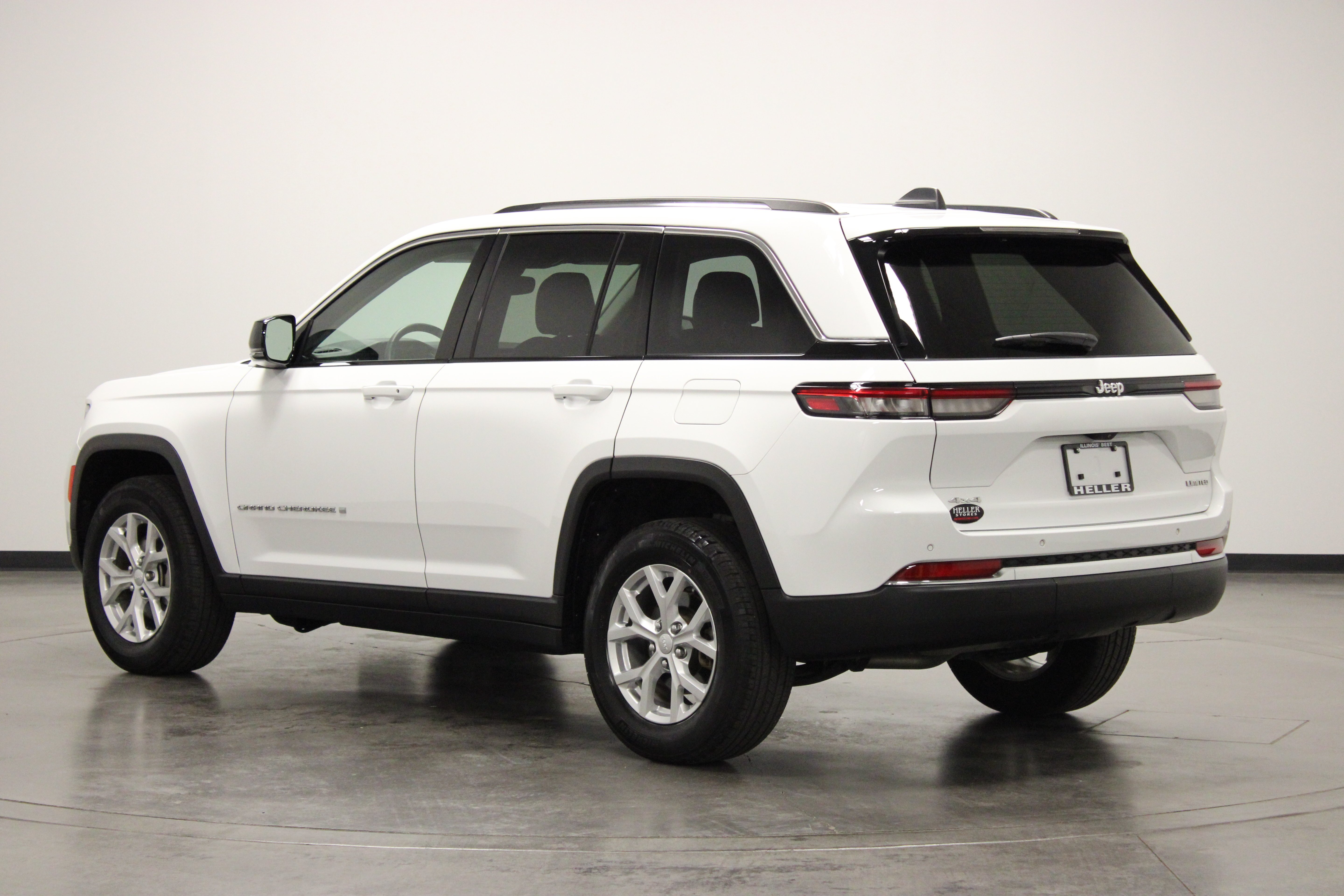 Used 2023 Bright White Clearcoat Jeep Limited image 6