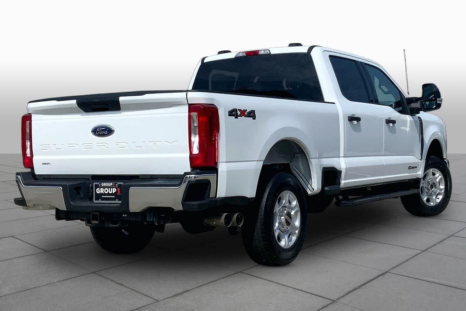 Used 2026 Oxford White Ford XLT image 13
