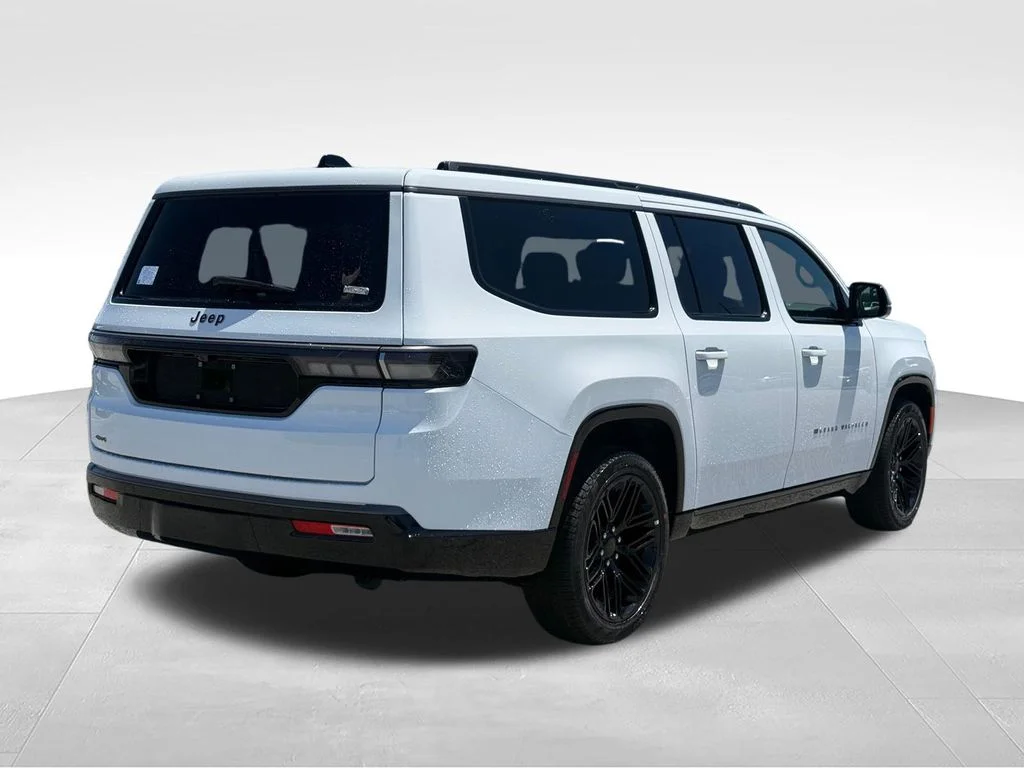 New 2026 Bright White Clear-Coat Exterior Paint Jeep Limited Reserve image 28