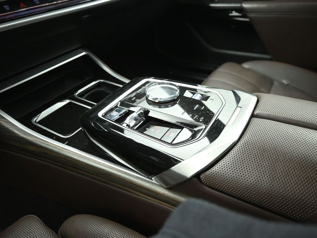 2023 BMW 760I - Image 14