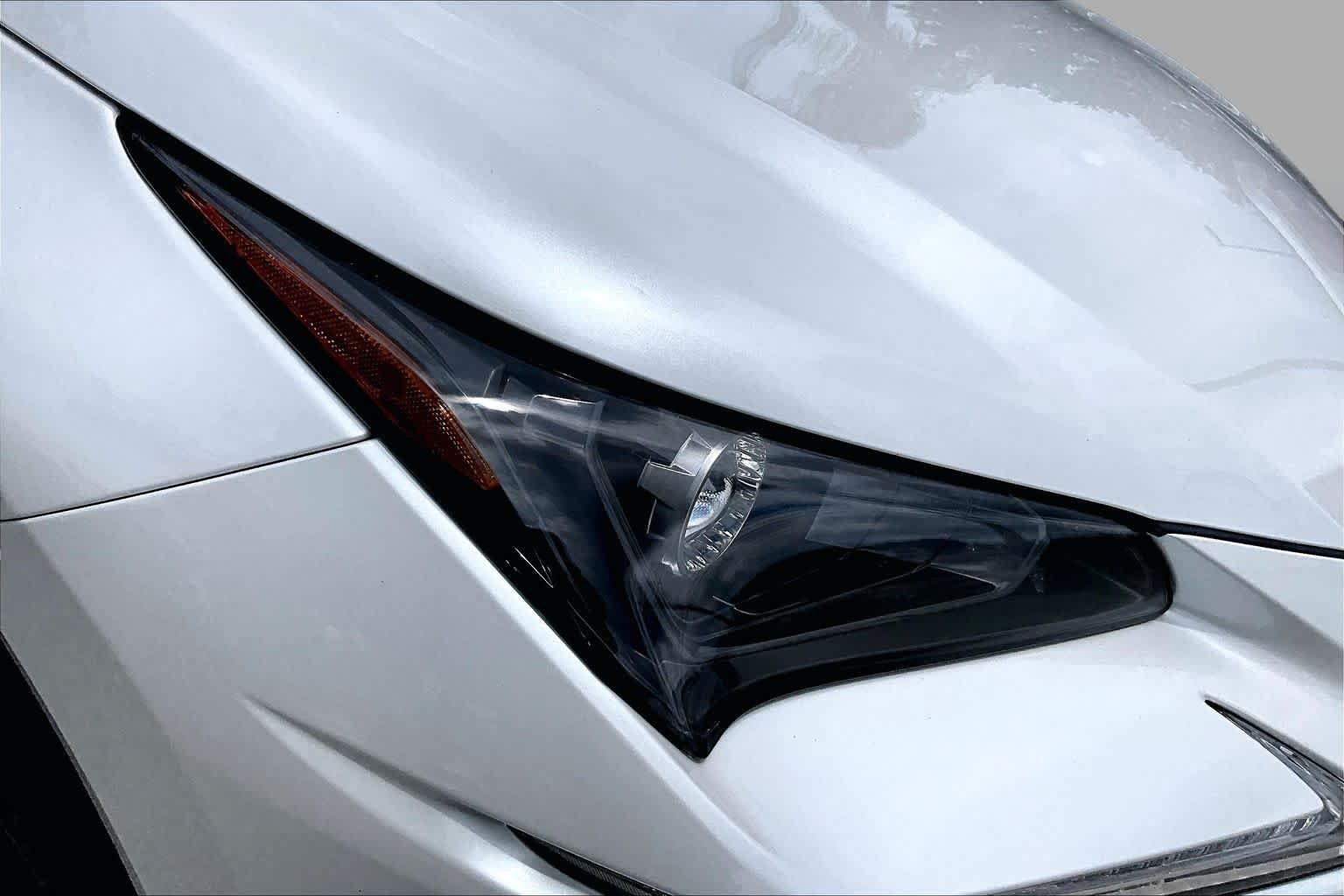 Used 2020 Eminent White Pearl Lexus  image 27