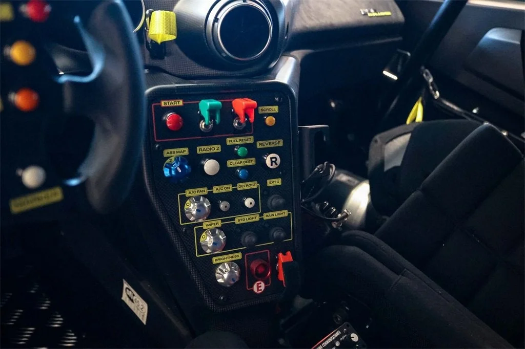 Used 2023 Giallo Modena Ferrari  image 23