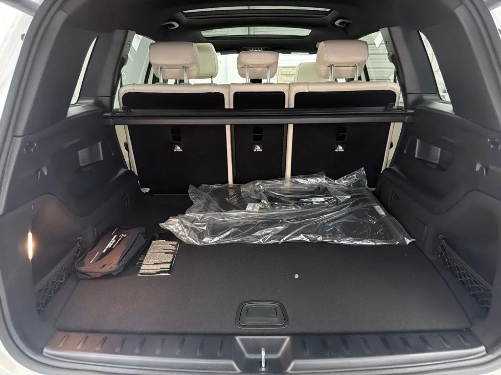 New 2026 White Mercedes-Benz GLB 250 image 22
