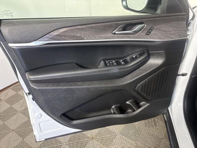 Used 2025 Bright White Clearcoat Jeep Limited image 14