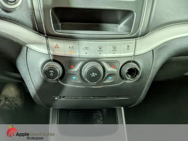 Used 2016 White Dodge Crossroad image 21