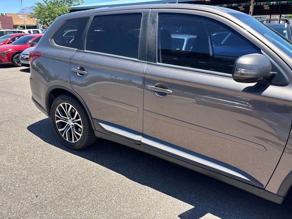 Used 2017 Brown Mitsubishi SE image 15