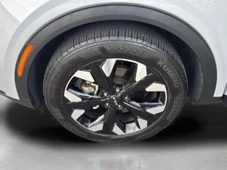 Used 2024 Gray Kia X-Line image 31