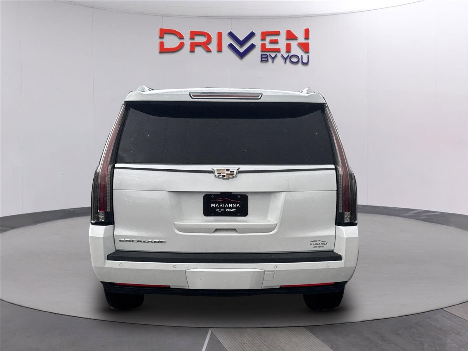 Used 2020 CRYSTAL WHITE TRICOAT Cadillac Premium Luxury image 5