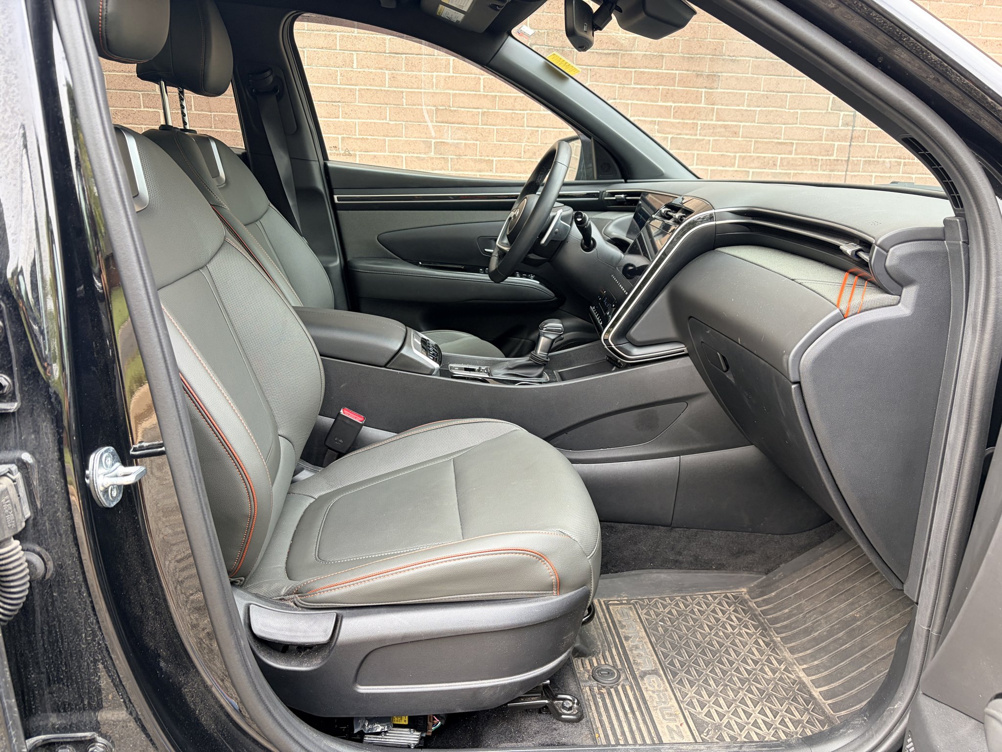 Used 2024 Phantom Black Hyundai Limited image 17