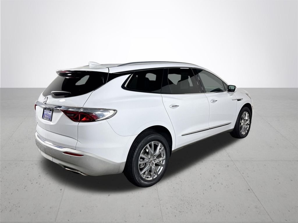 Used 2023 Summit White Buick Essence image 6