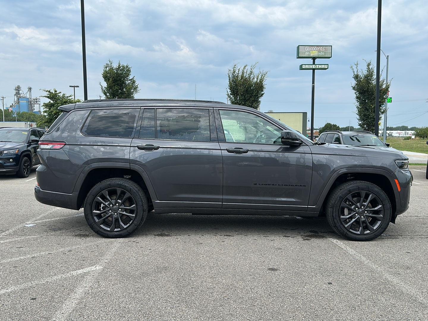 New 2026 Baltic Gray Metallic Clearcoat Jeep Limited Reserve image 4