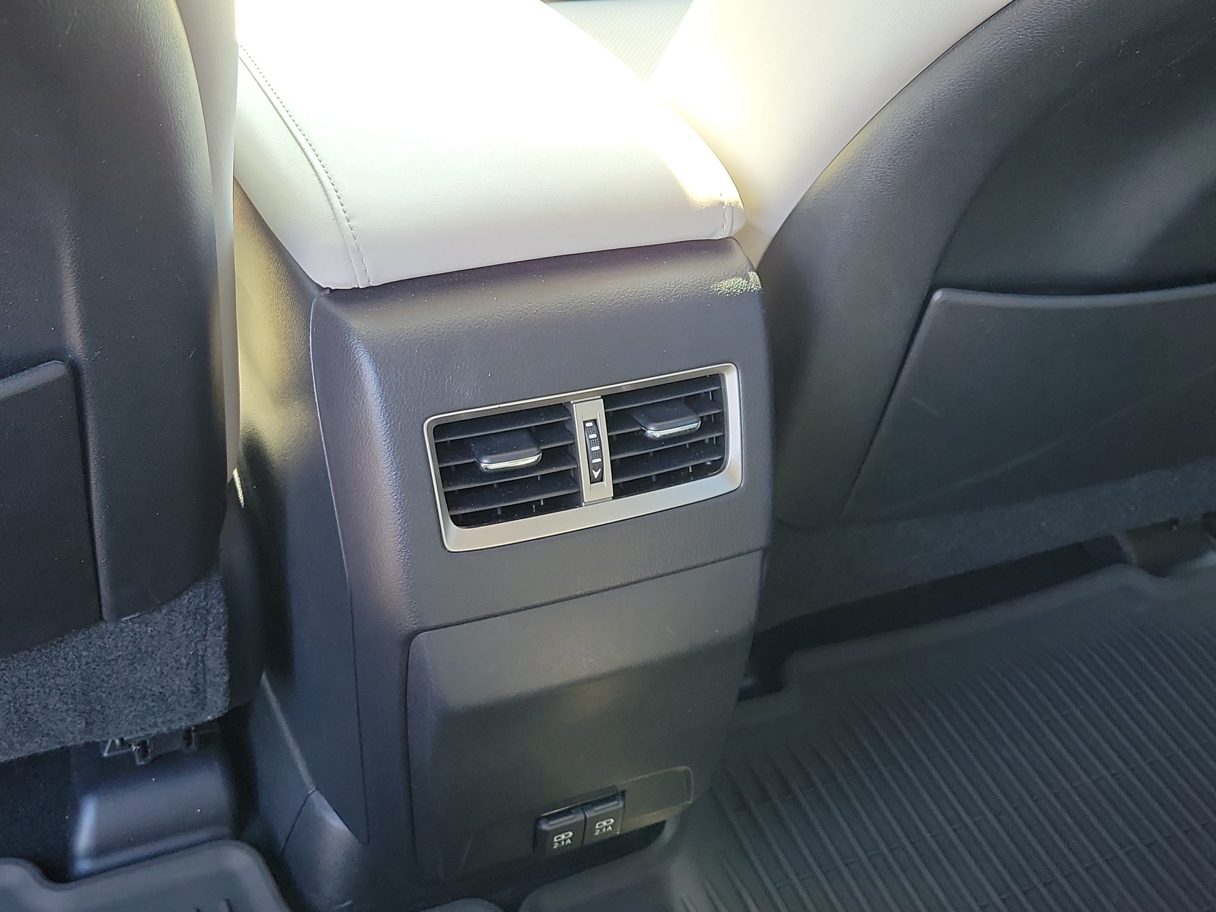 Used 2022 Silver Lexus 450h image 13
