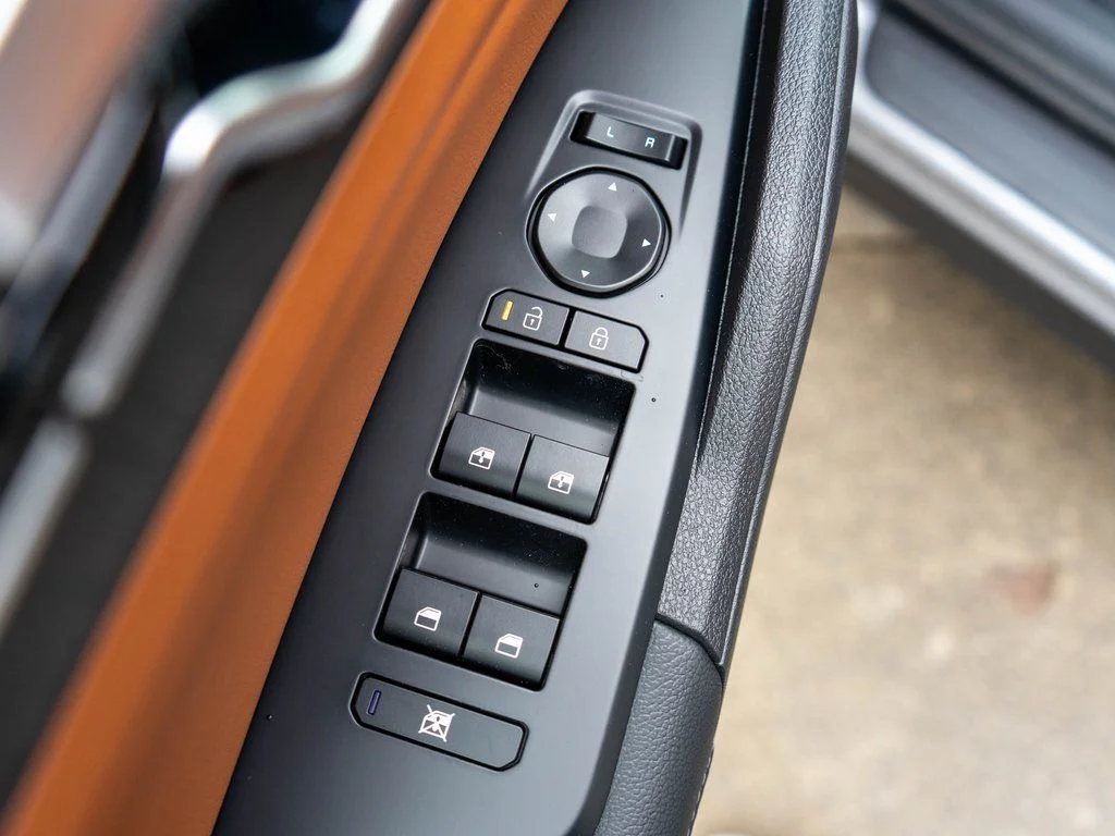 New 2026 Wolf Gray Kia X-Line image 17