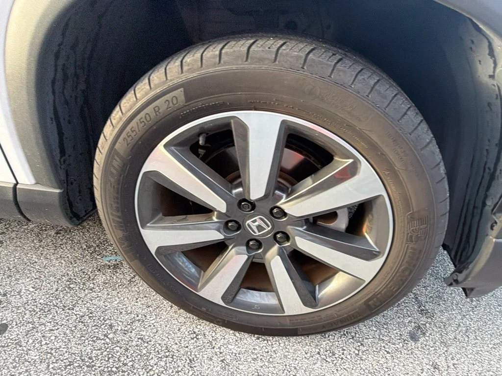 Used 2024 White Honda Touring image 4