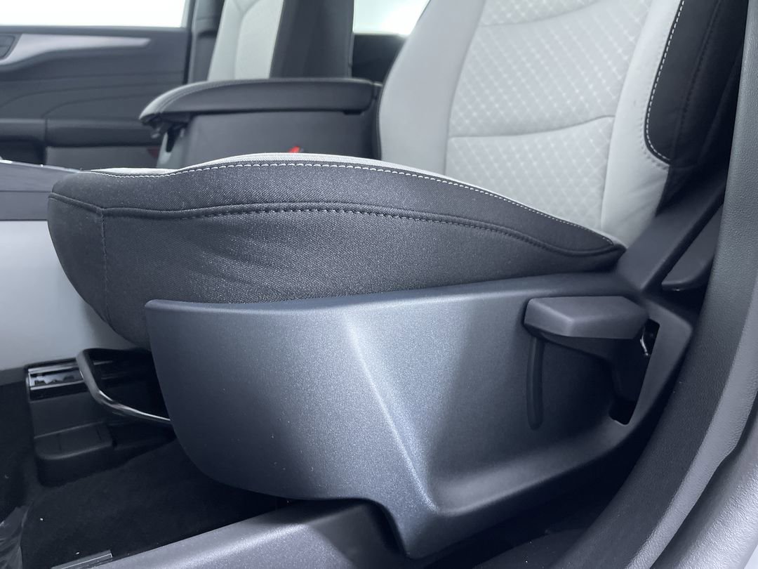 New 2026 Oxford White Ford Active image 13