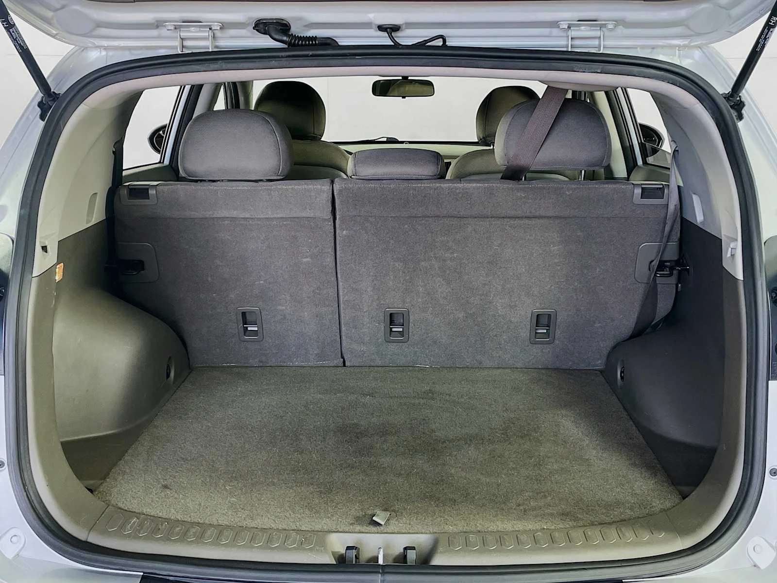 Used 2016 Bright Silver Kia LX image 22