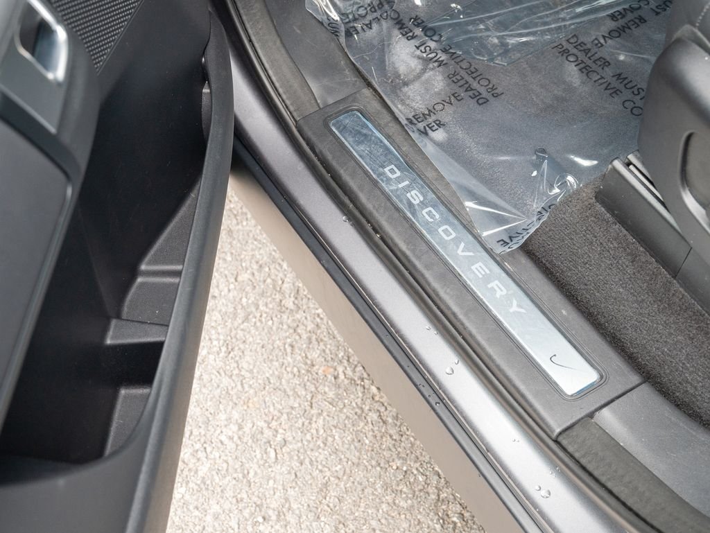 Used 2025 Gray Land Rover Dynamic SE image 17
