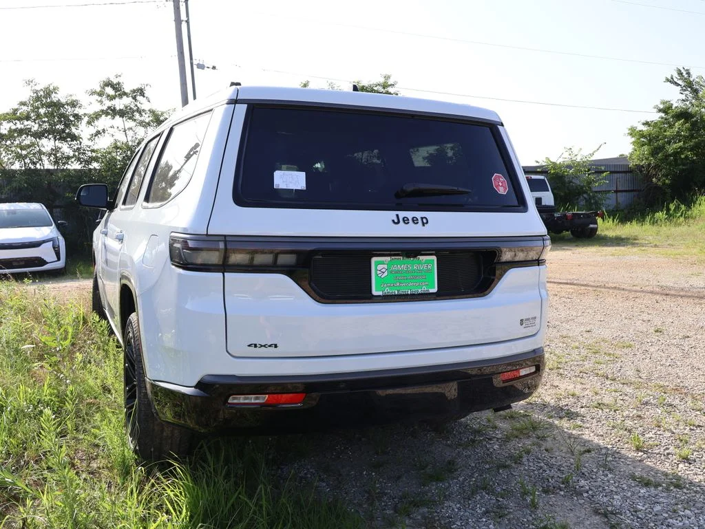 New 2026 Bright White Clear-Coat Exterior Paint Jeep Limited Reserve image 22