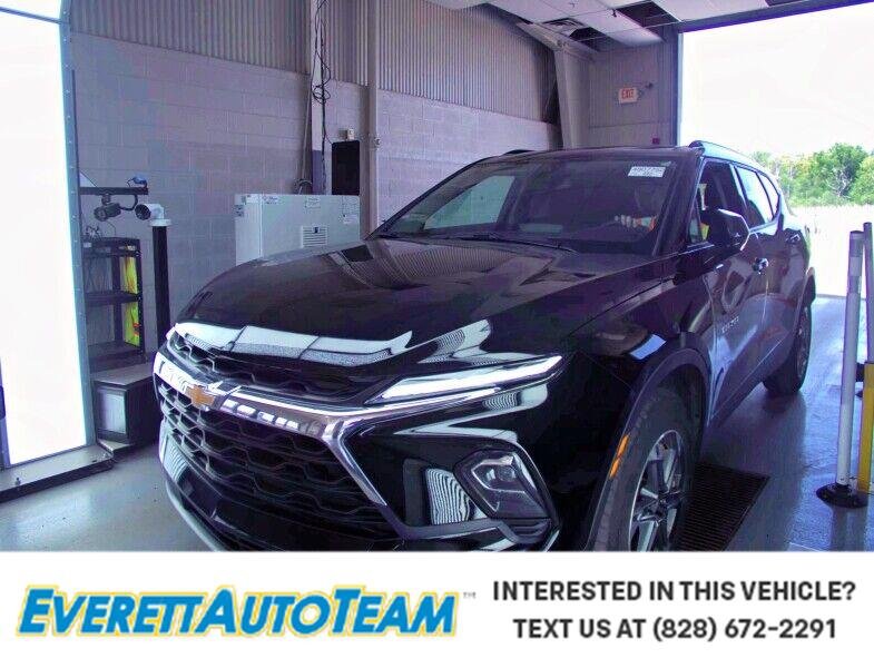 Used 2023 BLACK Chevrolet LT image 1