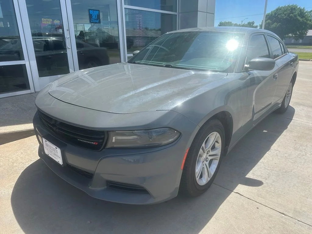 Used 2019 Destroyer Gray Clearcoat Dodge SXT image 3